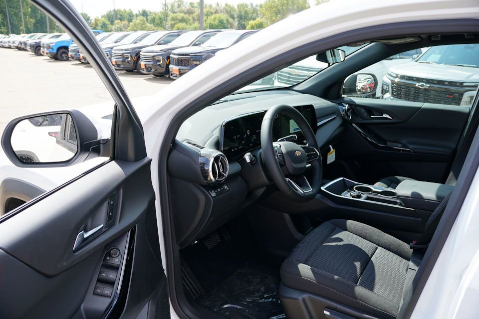 2026 Chevrolet Equinox LT photo 10