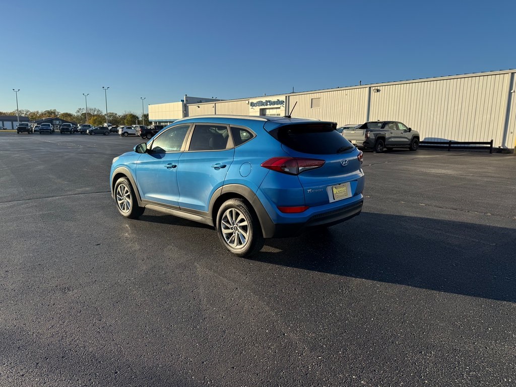2016 Hyundai Tucson SE photo 2