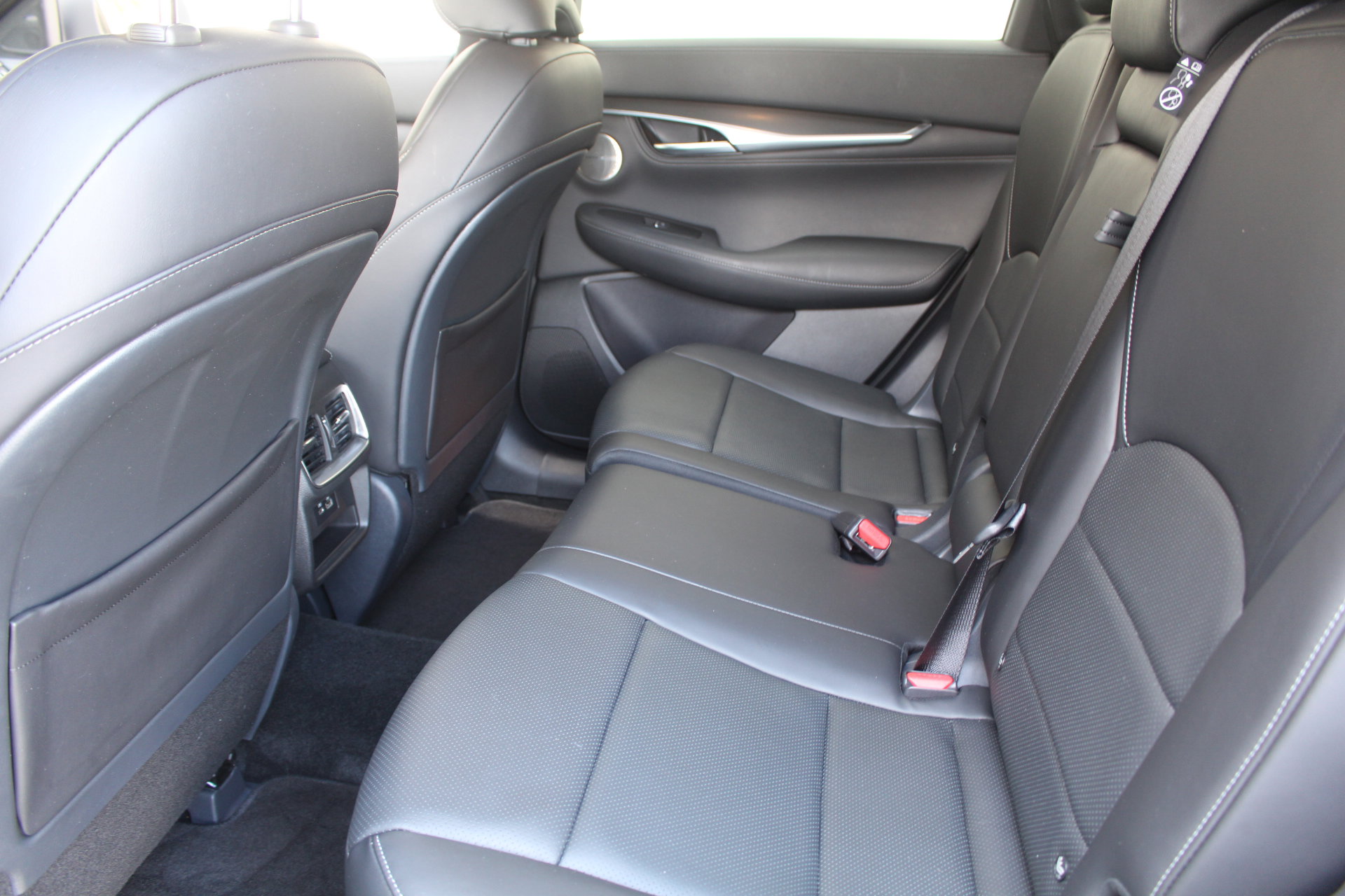 2025 Infiniti QX55 Essential photo 13