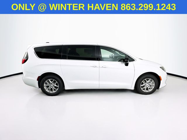 2026 Chrysler Voyager LX photo 8