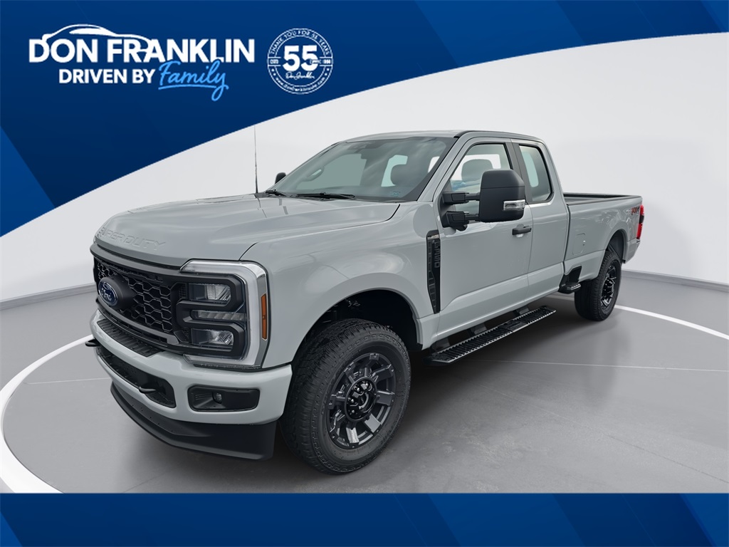 2026 Ford F-350 Super Duty XL's photo