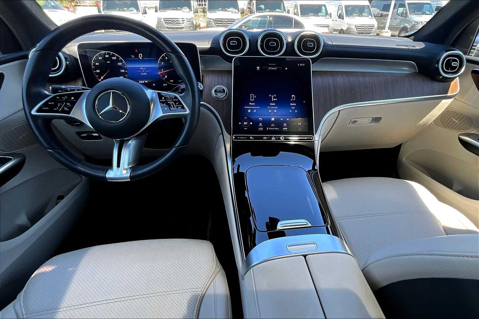 2024 Mercedes Benz GLC 300 4MATIC photo 14