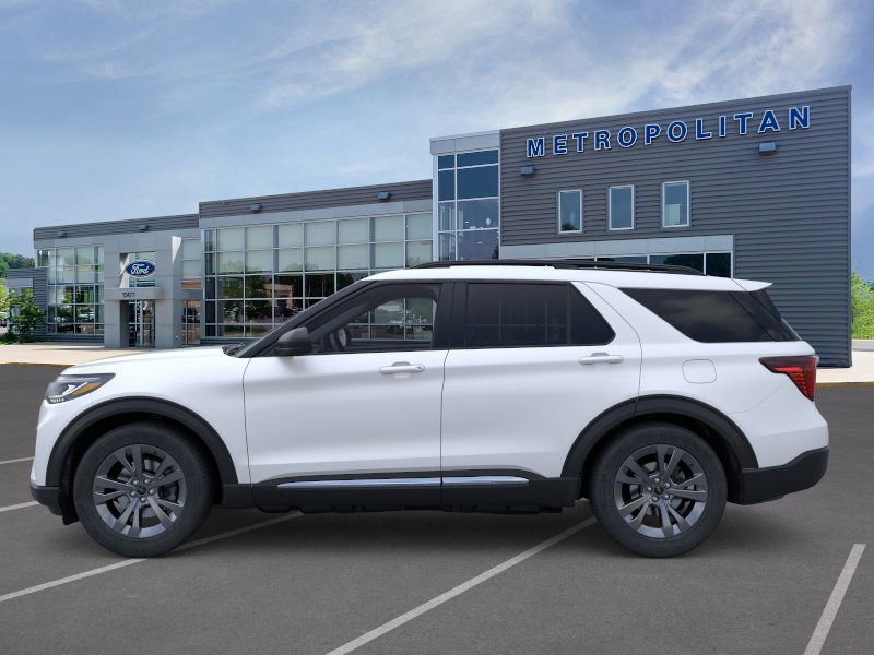 2025 Ford Explorer photo 3