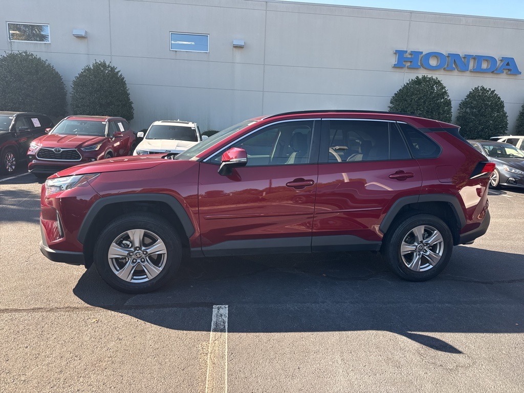 2023 Toyota RAV4 XLE photo 5
