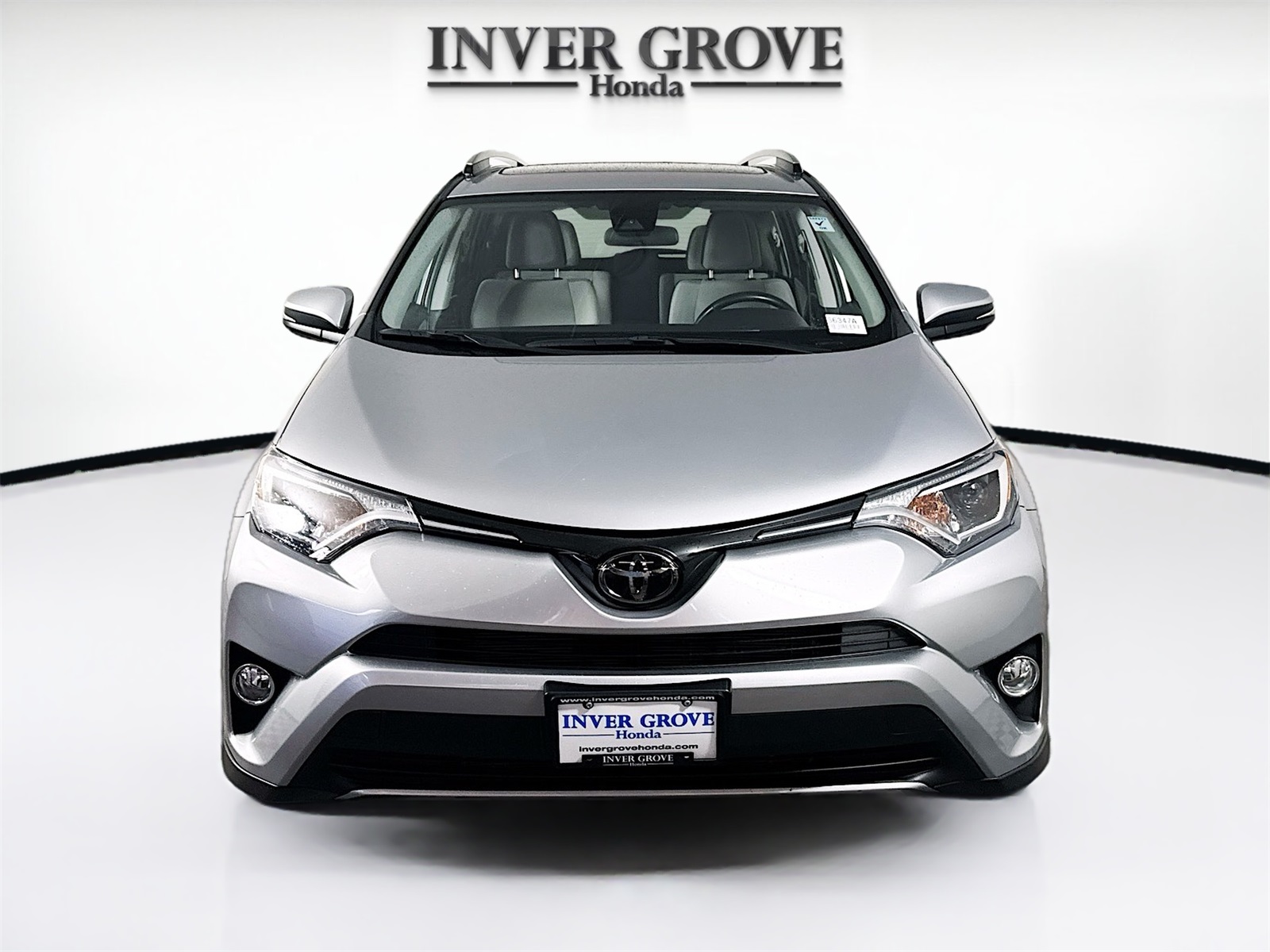 Used 2018 Toyota RAV4 XLE with VIN JTMRFREV7JJ248062 for sale in Inver Grove Heights, Minnesota