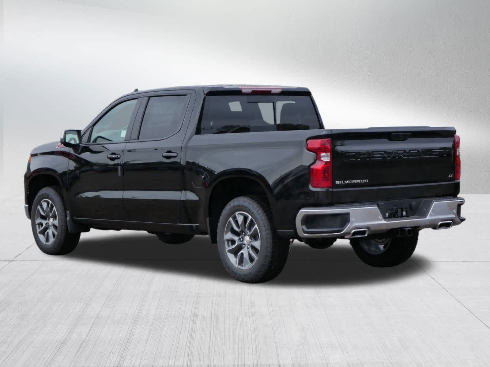 2026 Chevrolet Silverado 1500 LT photo 3