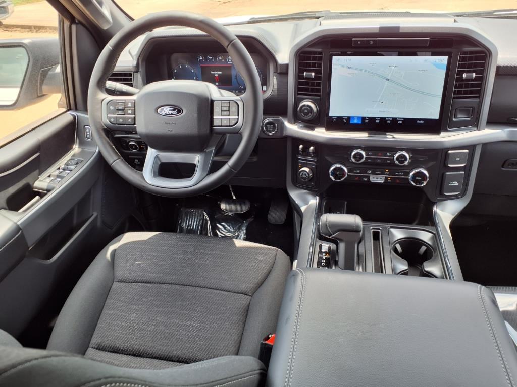 2025 Ford F-150 XLT photo 4