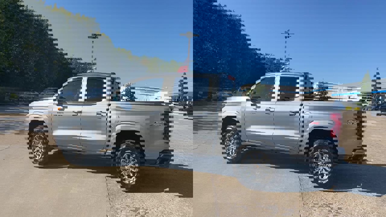 2026 Chevrolet Colorado LT photo 6