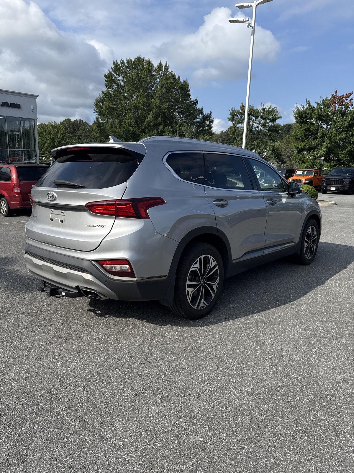 2020 Hyundai Santa Fe Limited photo 3