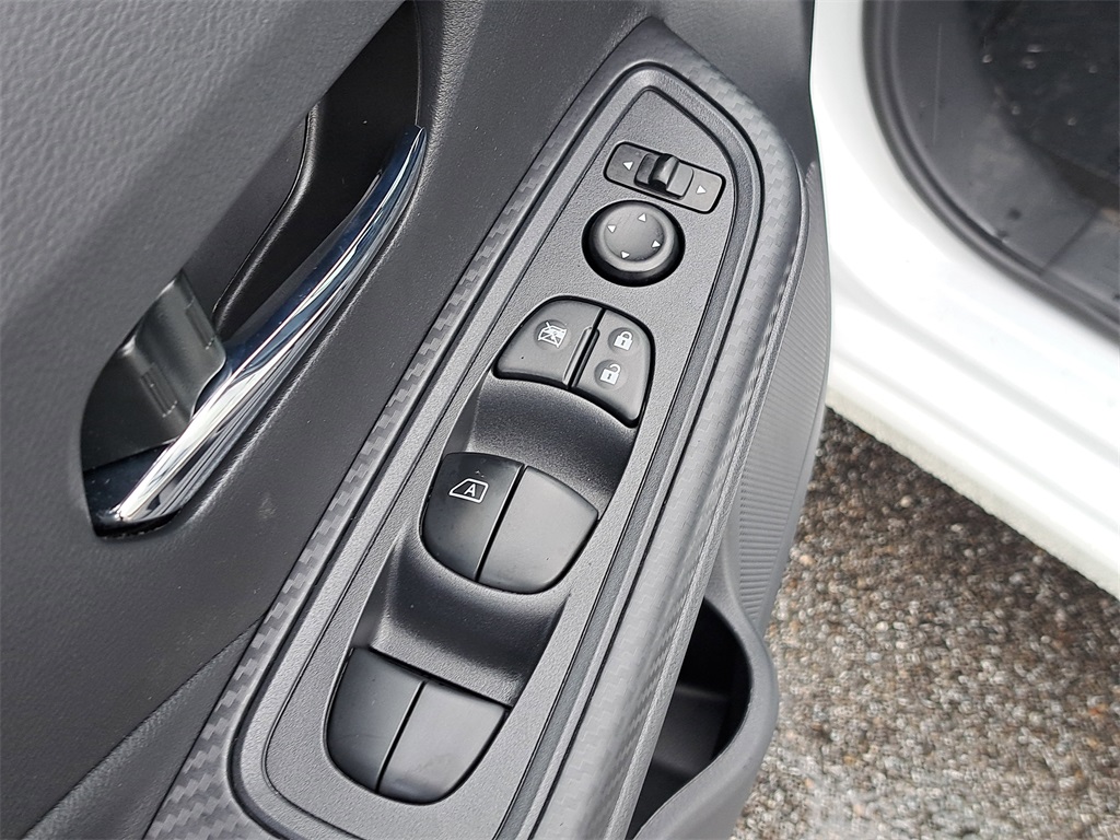 2025 Nissan Versa 1.6 SV photo 20