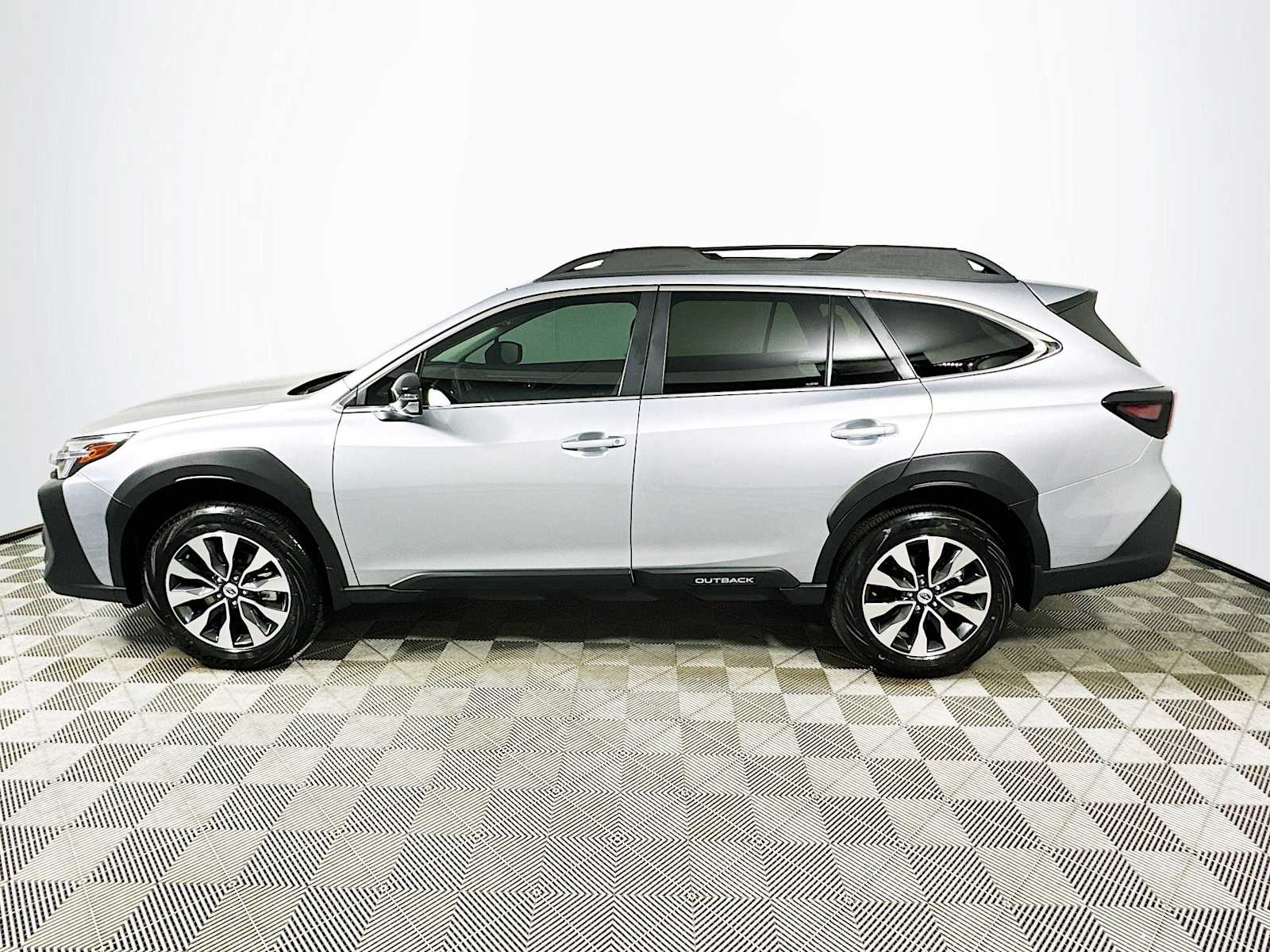 2025 Subaru Outback Limited photo 4