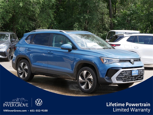 2025 Volkswagen Taos SE's photo