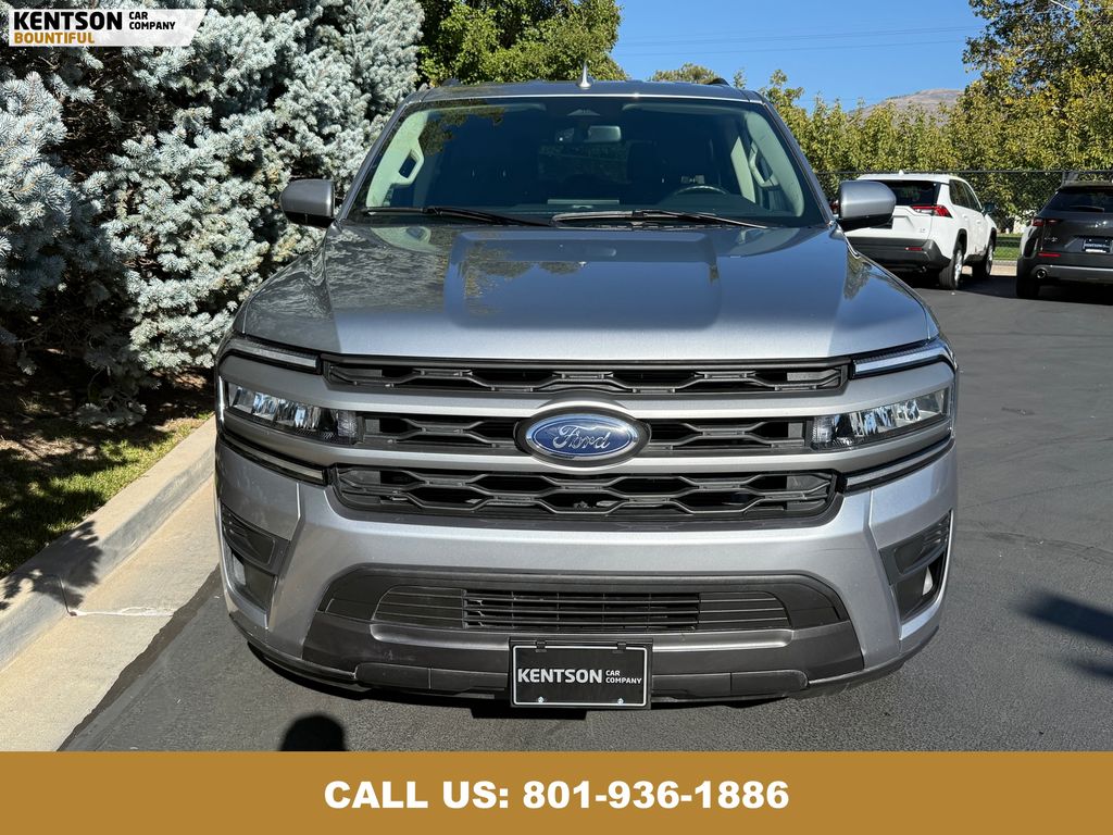 2024 Ford Expedition XLT photo 2