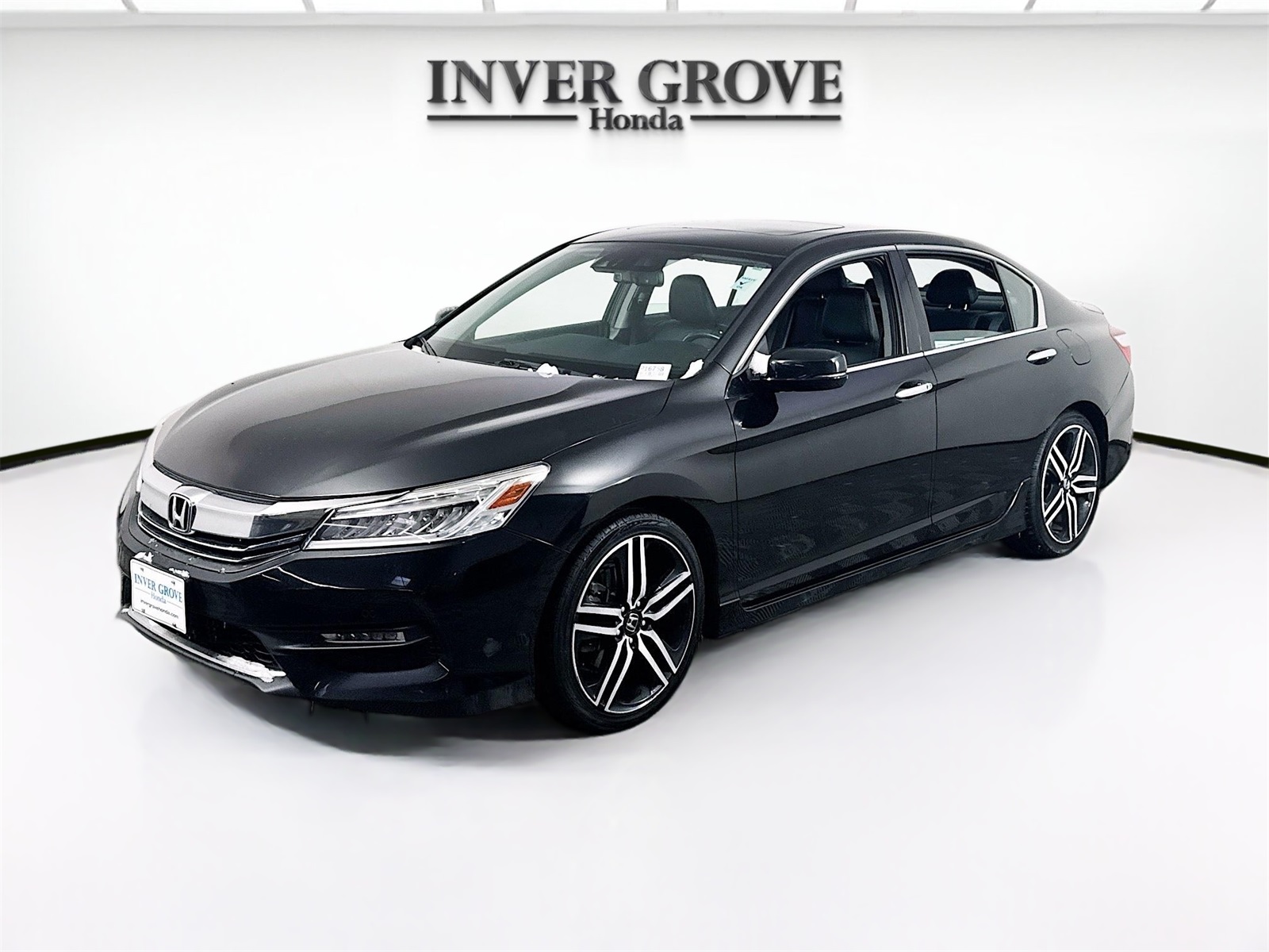 2016 Honda Accord Touring's photo