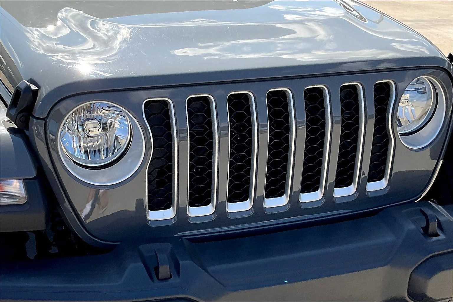 2022 Jeep Gladiator Overland photo 28