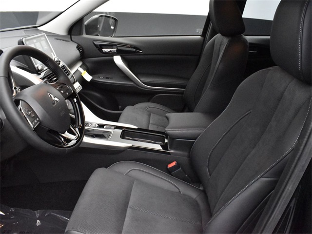 2025 Mitsubishi Eclipse Cross SE photo 3