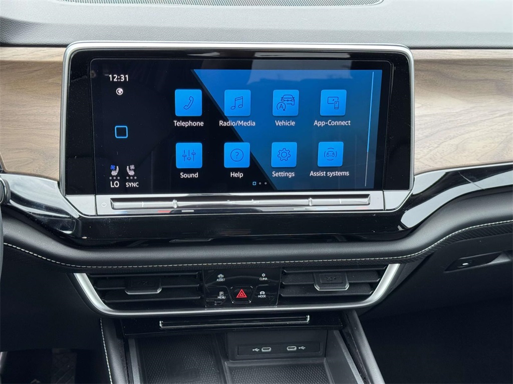 2024 Volkswagen Atlas SE Technology photo 18
