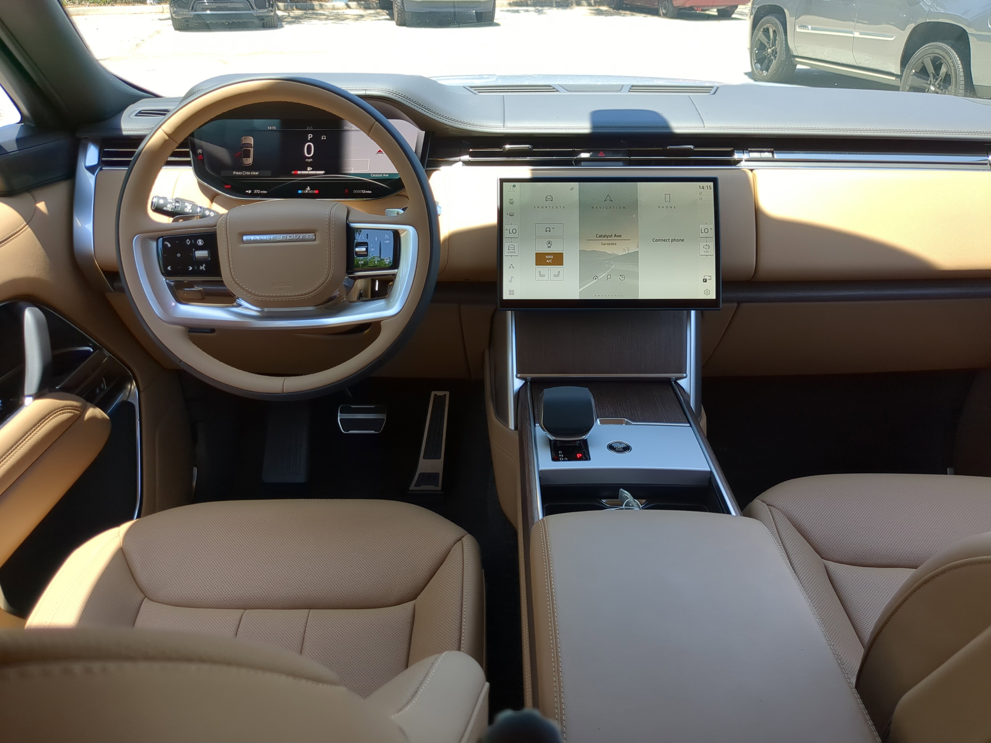 2025 Land Rover Range Rover SE photo 9