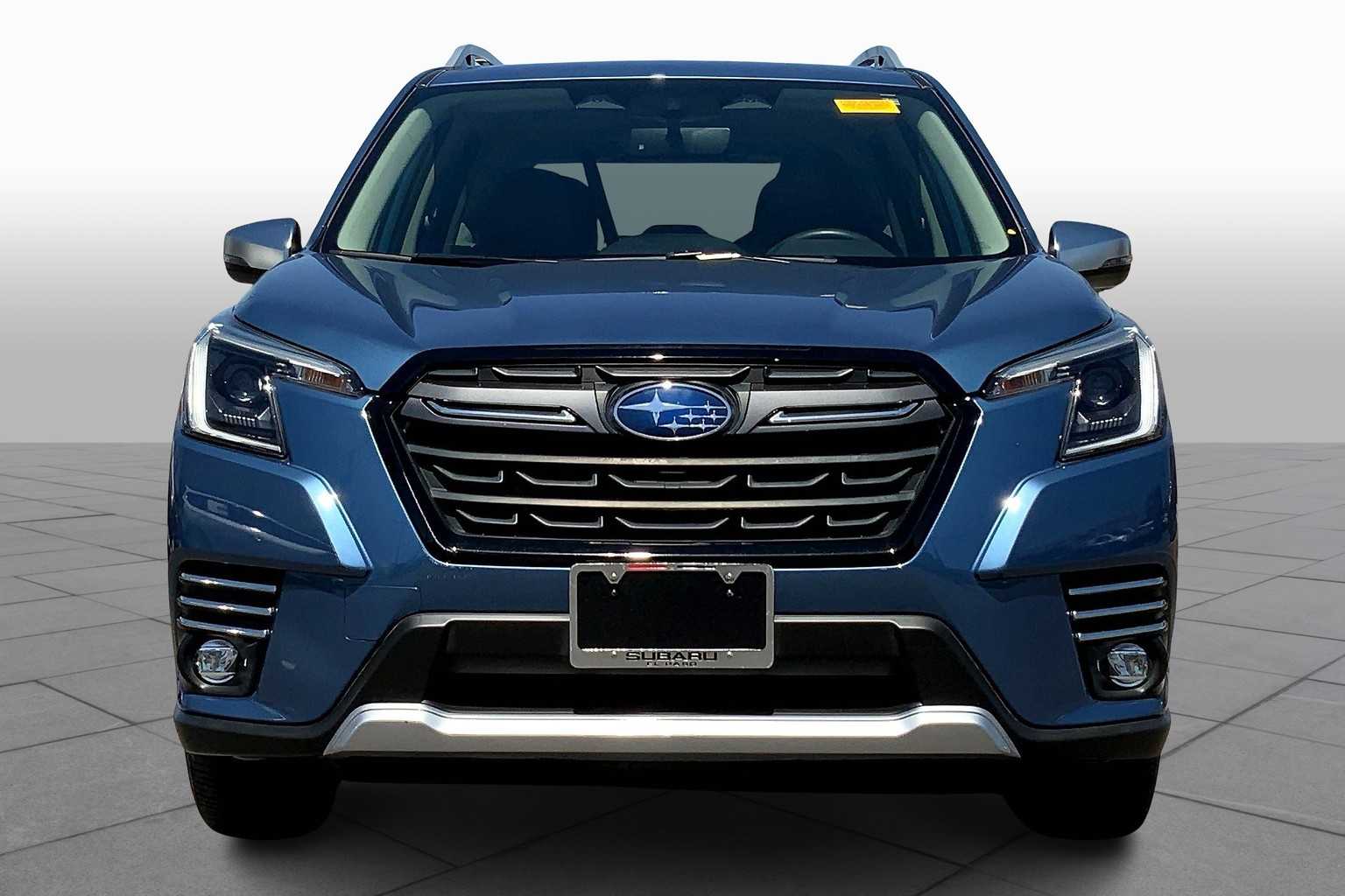 2023 Subaru Forester Touring photo 3