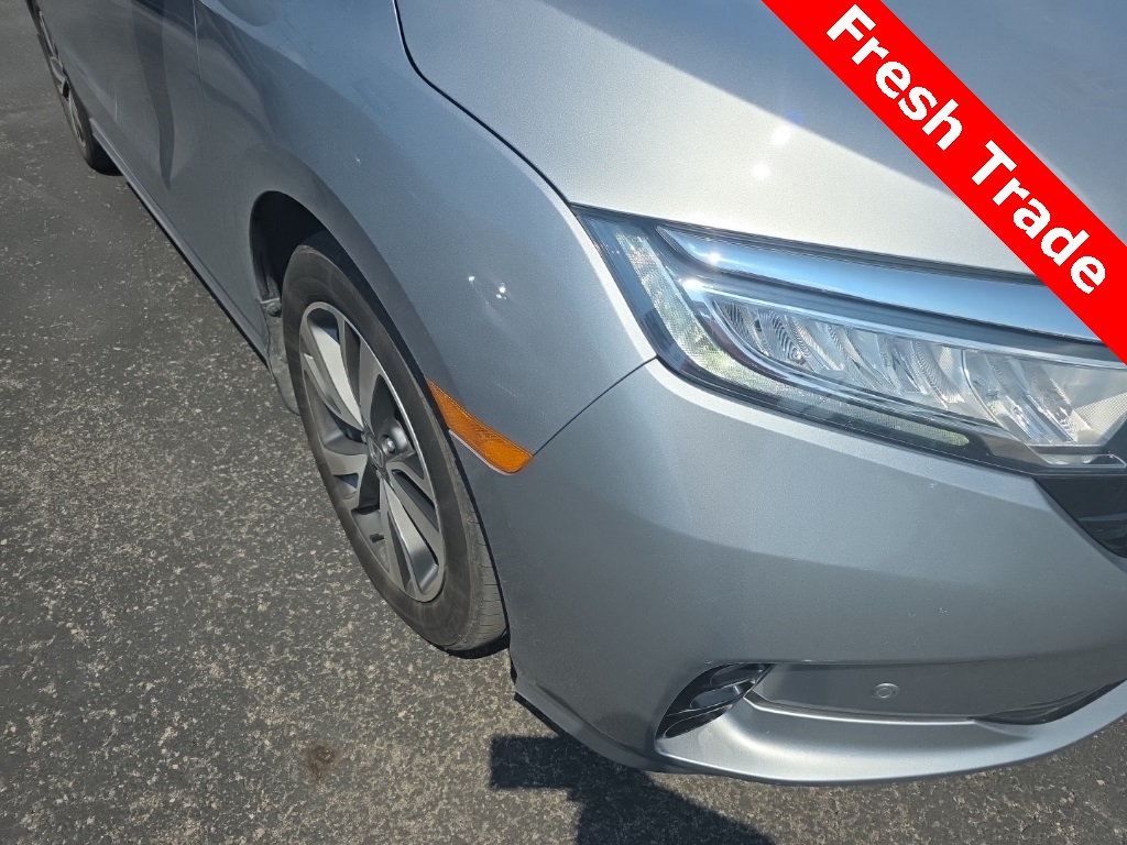 2023 Honda Odyssey Touring photo 4