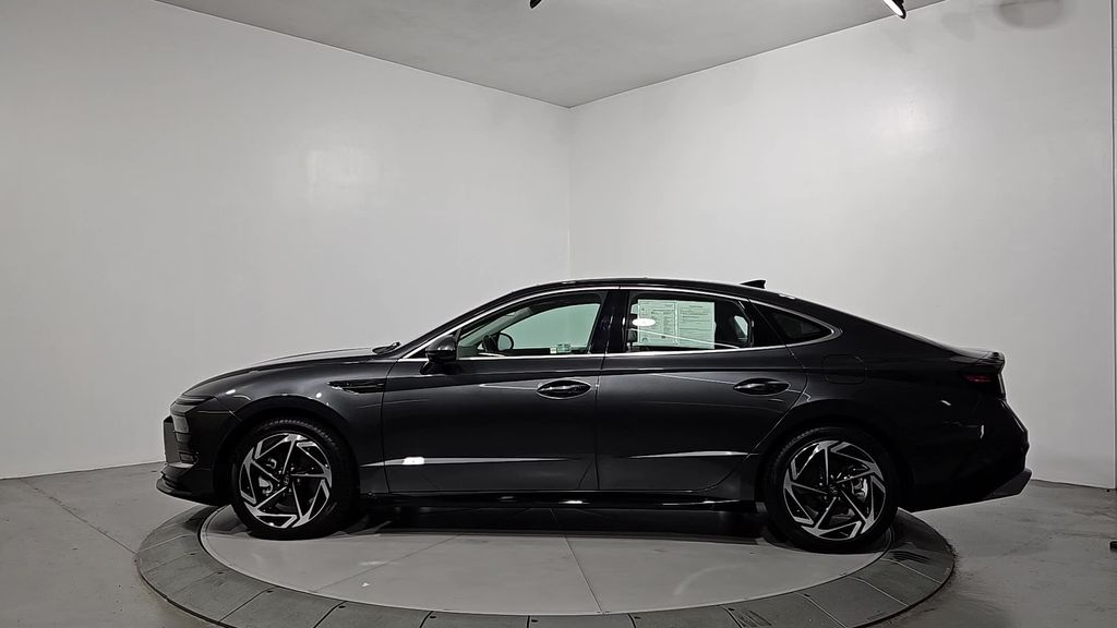 2024 Hyundai Sonata SEL Convenience photo 2