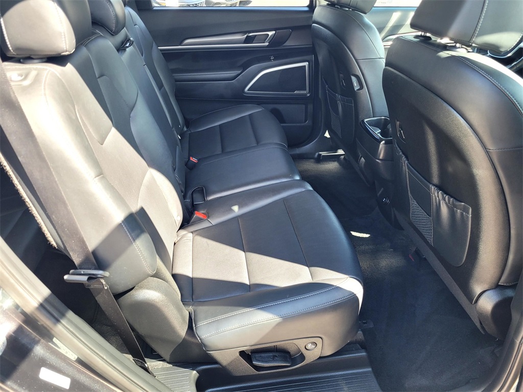 2022 Kia Telluride LX photo 15