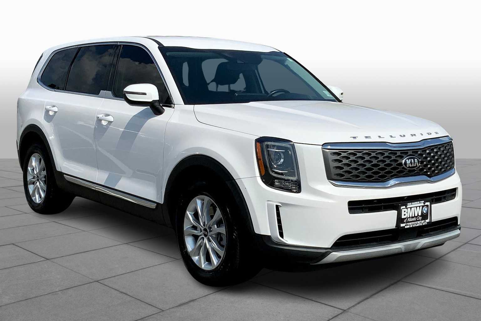 2021 Kia Telluride LX photo 3