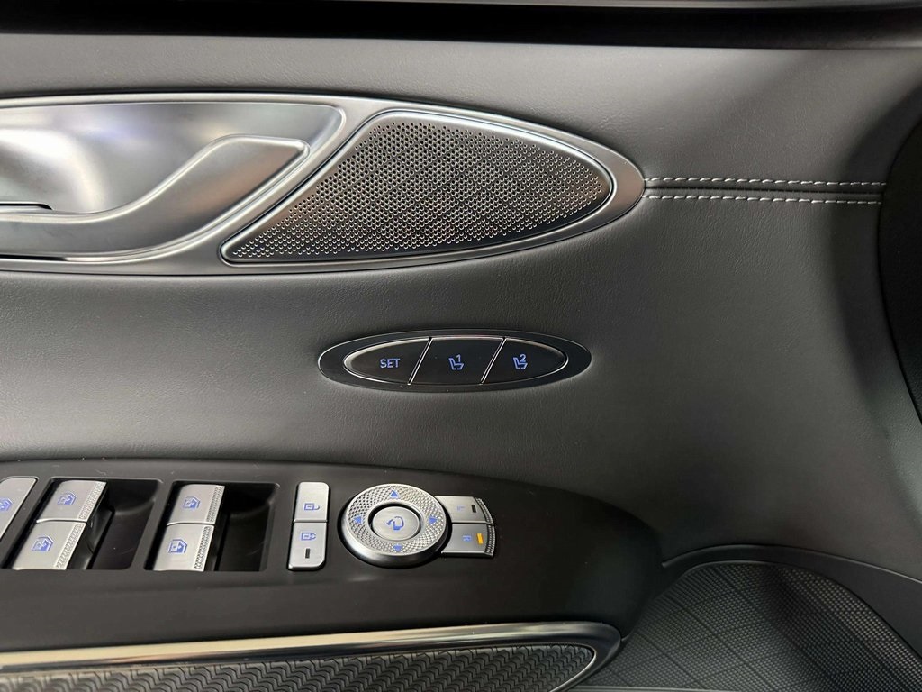 2025 Genesis GV70 2.5T Sport Prestige photo 21