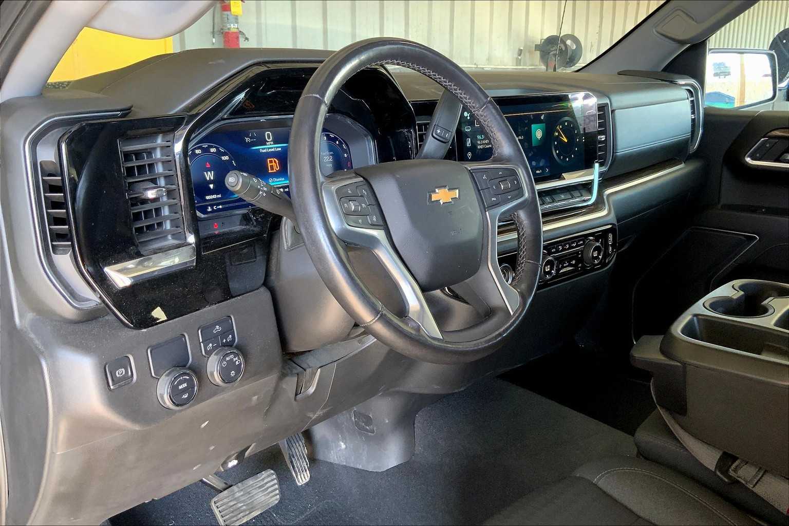 2022 Chevrolet Silverado 1500 LT photo 15