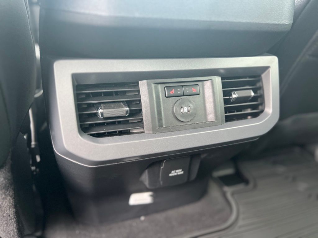 2025 Ford F-250 Lariat photo 28