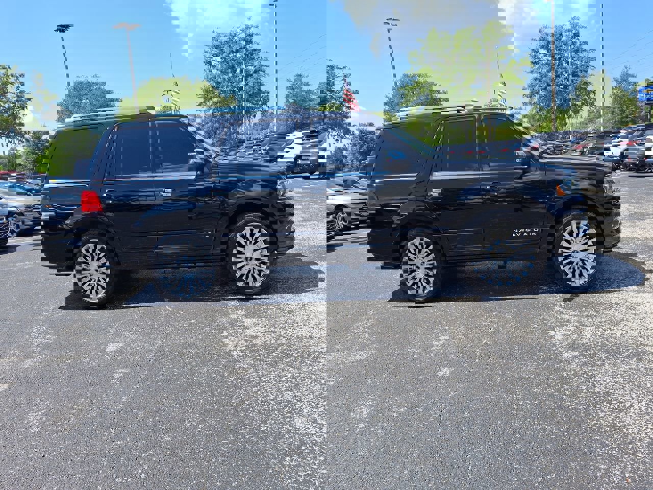2017 Lincoln Navigator Select photo 3