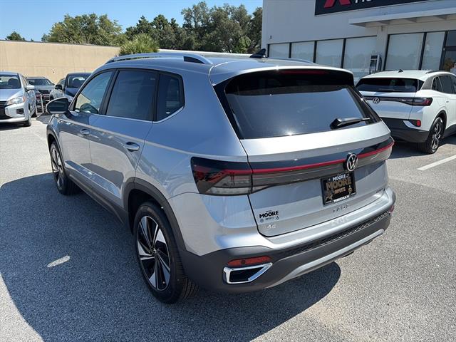 2025 Volkswagen Taos SE photo 4