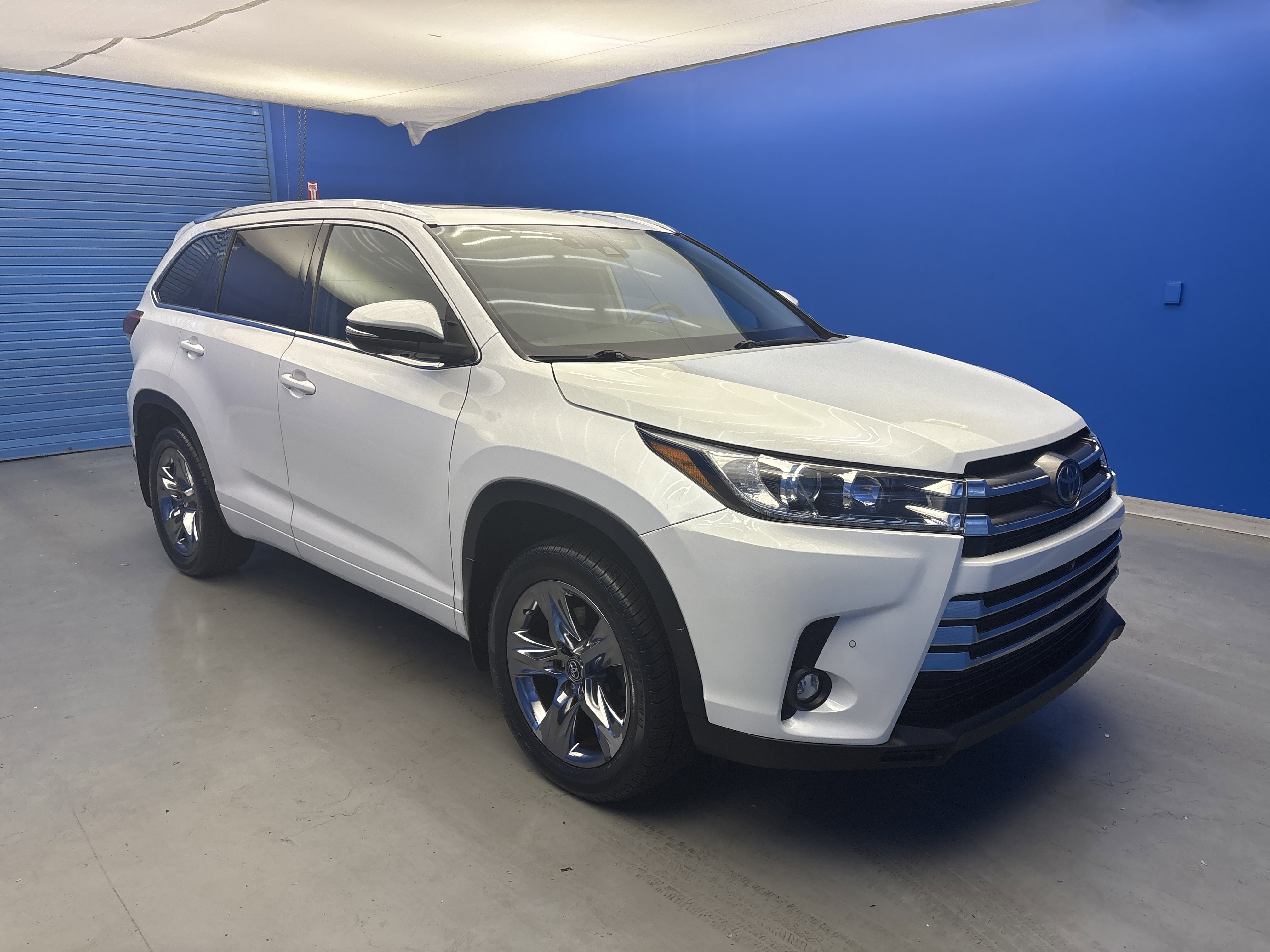 2019 Toyota Highlander Limited photo 2