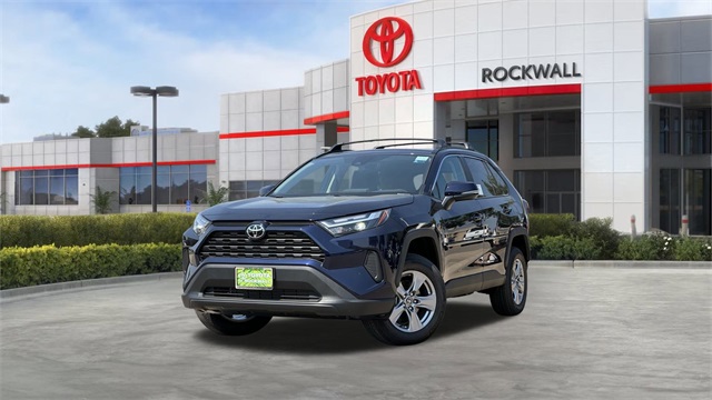 2025 Toyota RAV4 XLE's photo