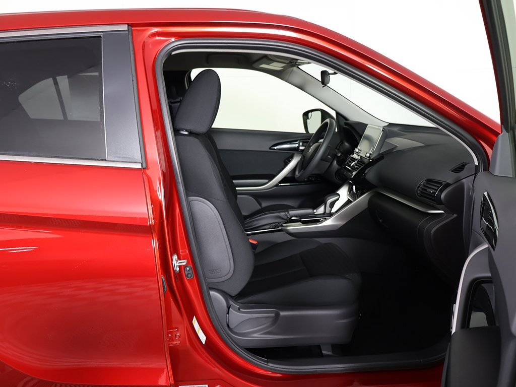 2025 Mitsubishi Eclipse Cross LE photo 34