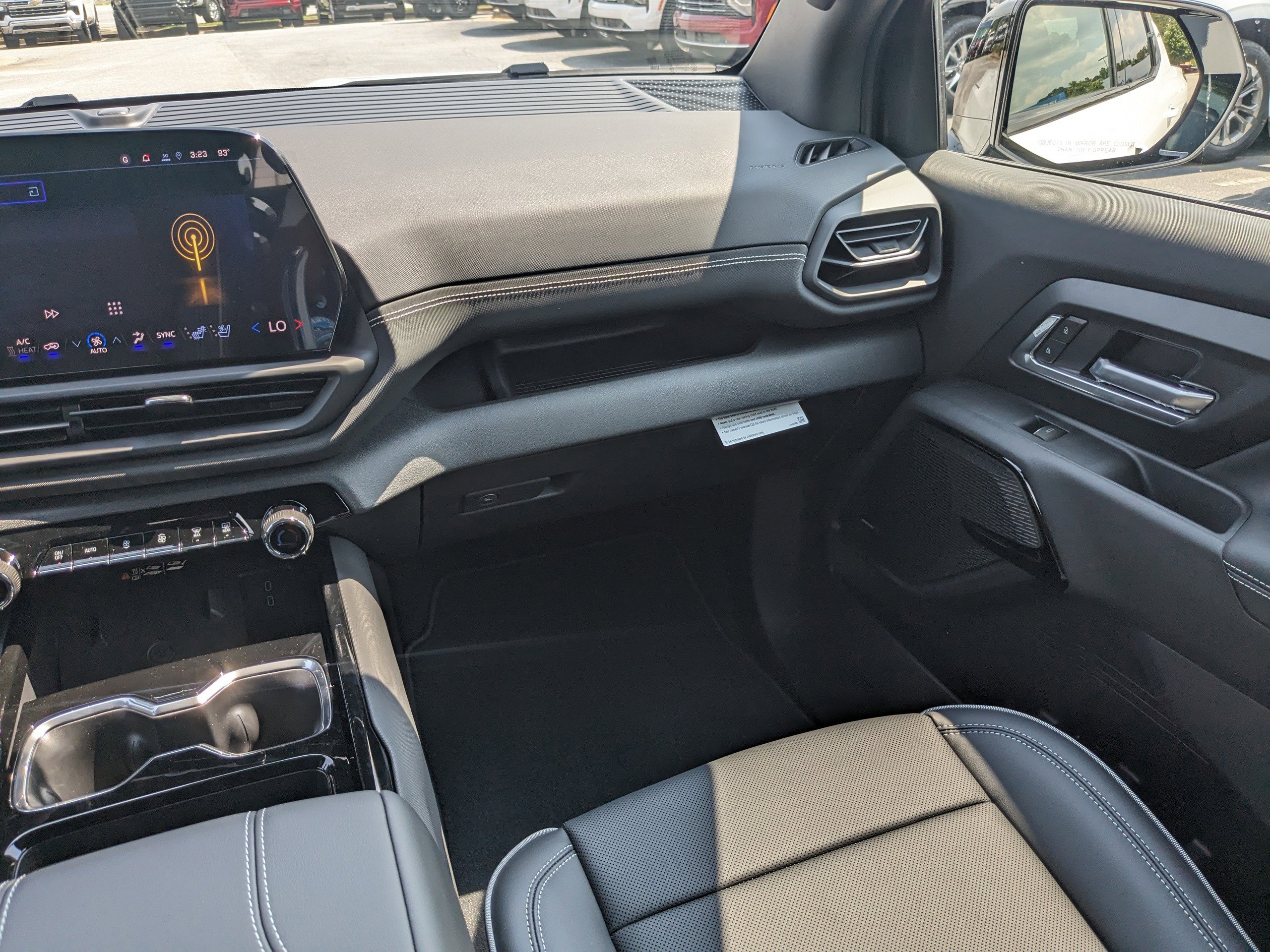2025 Chevrolet Silverado EV LT photo 16