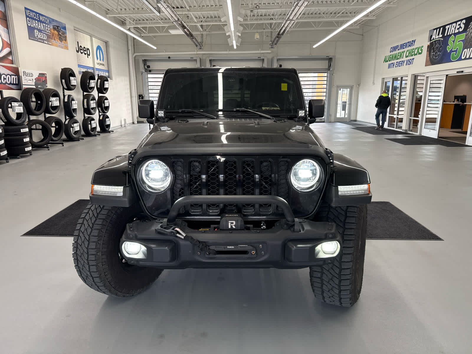 Used 2023 Jeep Gladiator Freedom with VIN 1C6HJTAG9PL518587 for sale in Kansas City