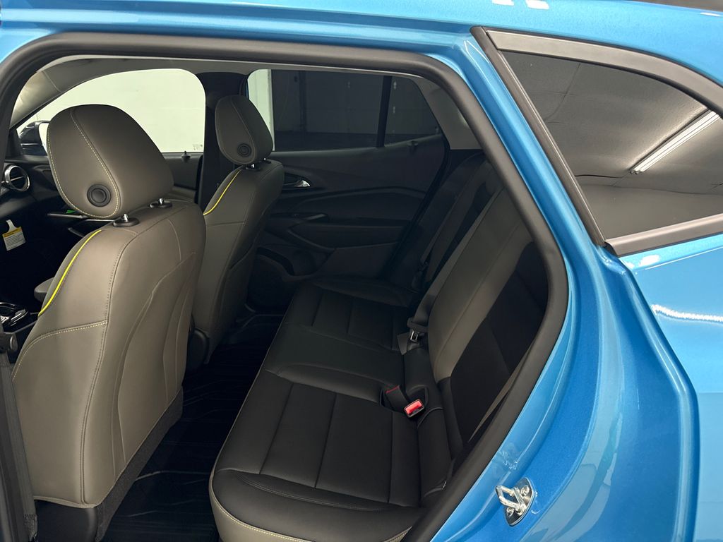 2025 Chevrolet Trax ACTIV photo 28