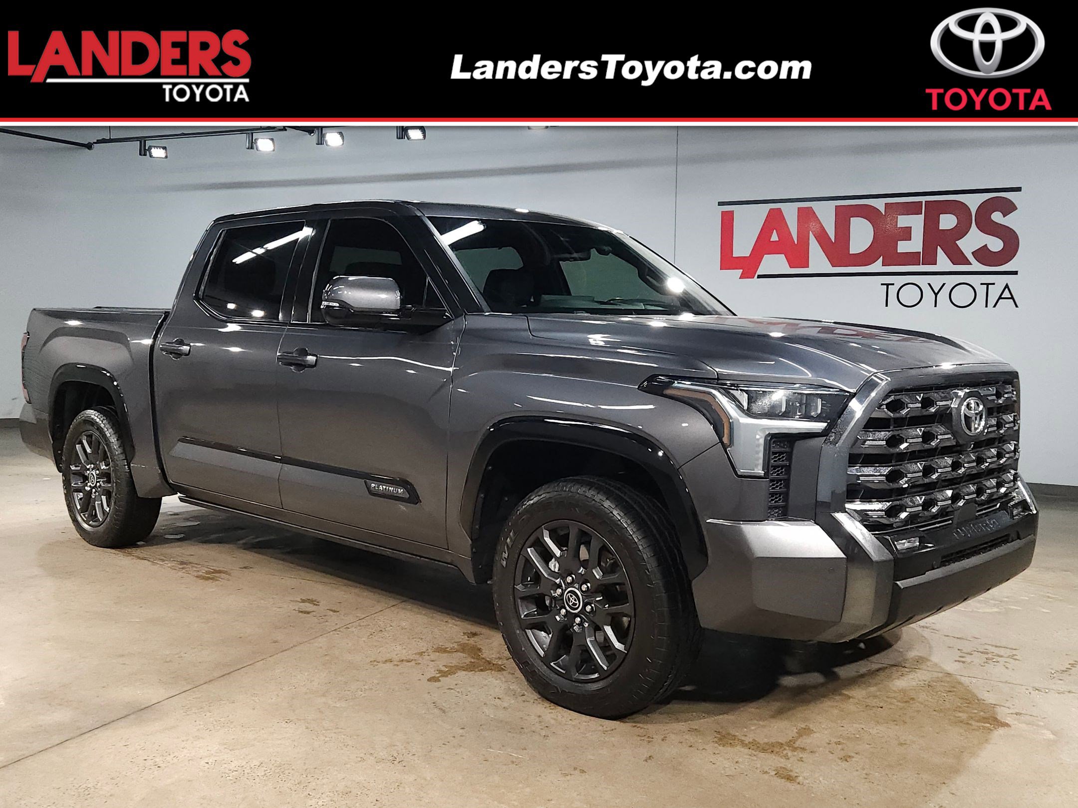 2022 Toyota Tundra Platinum's photo