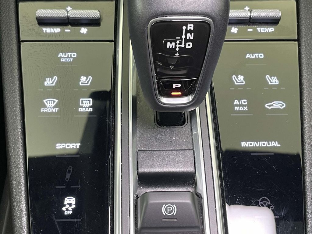 2020 Porsche Cayenne Base photo 30