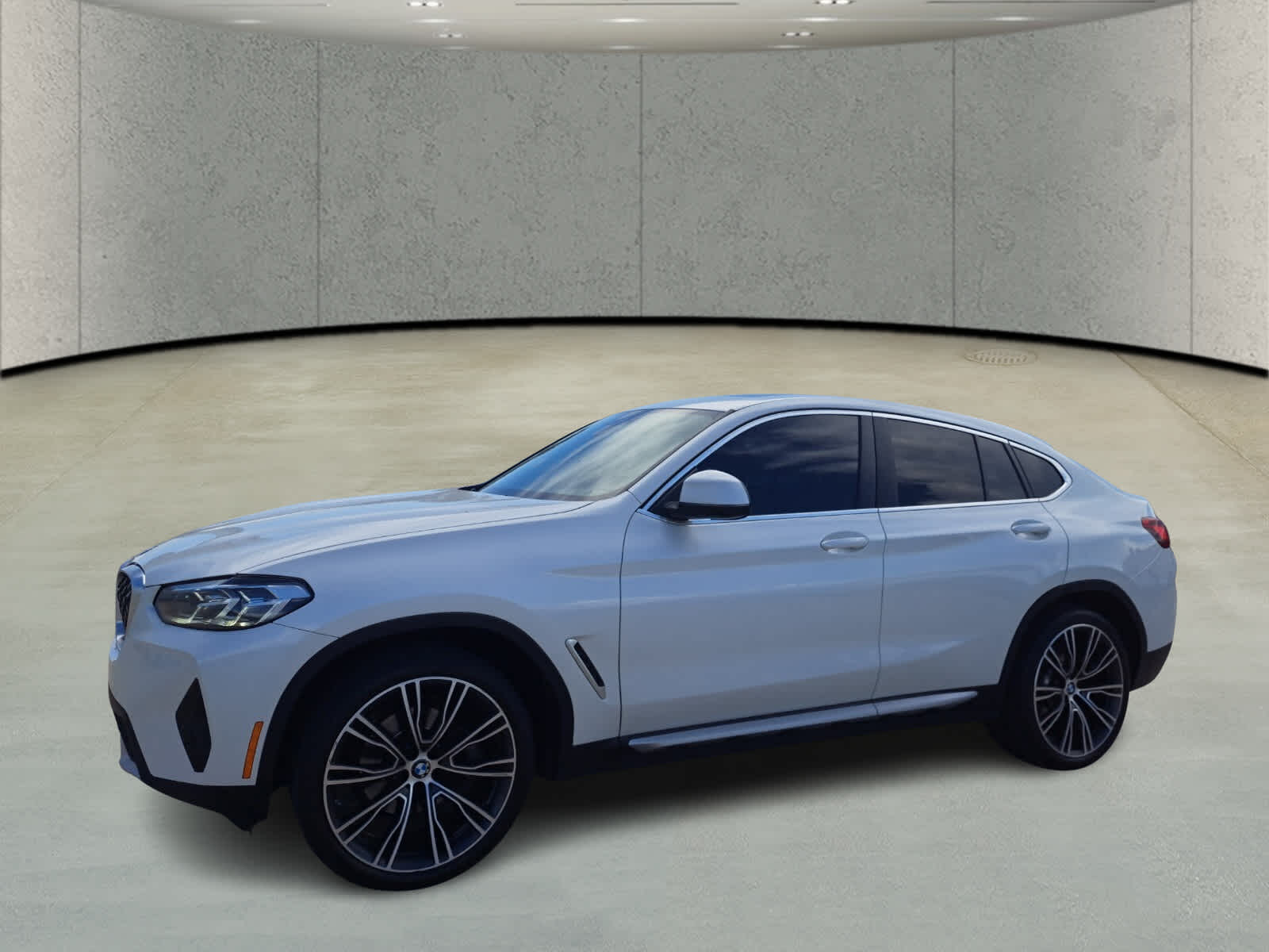 2023 BMW X4