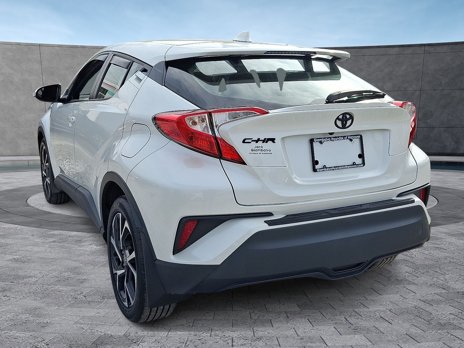 2020 Toyota C-HR XLE photo 8