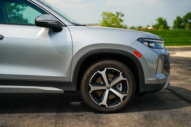 2025 Volkswagen Tiguan SE photo 36