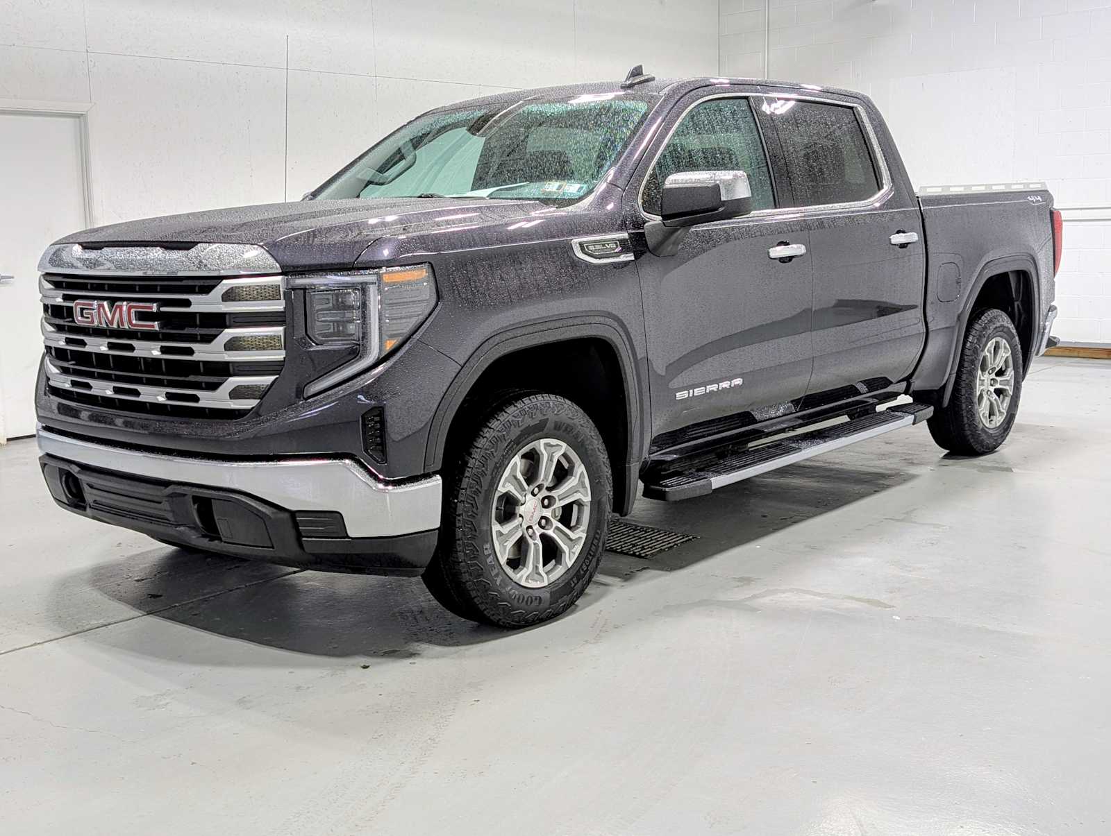 2022 GMC Sierra 1500 SLE's photo