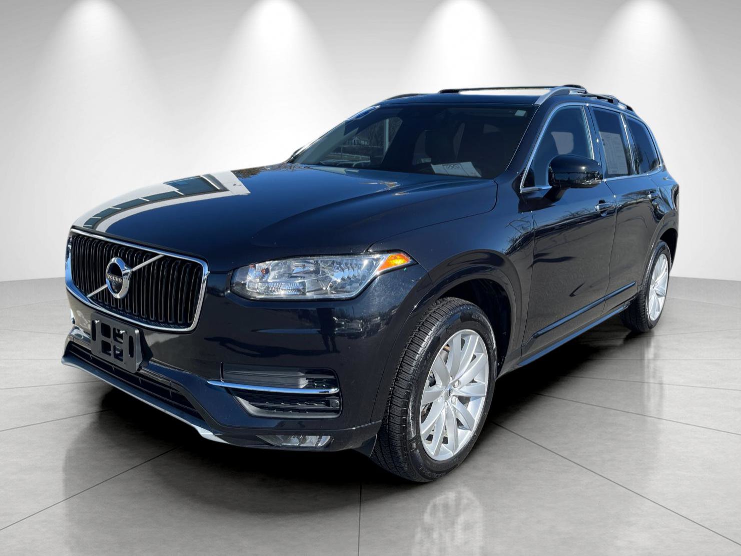 2016 Volvo XC90 Momentum