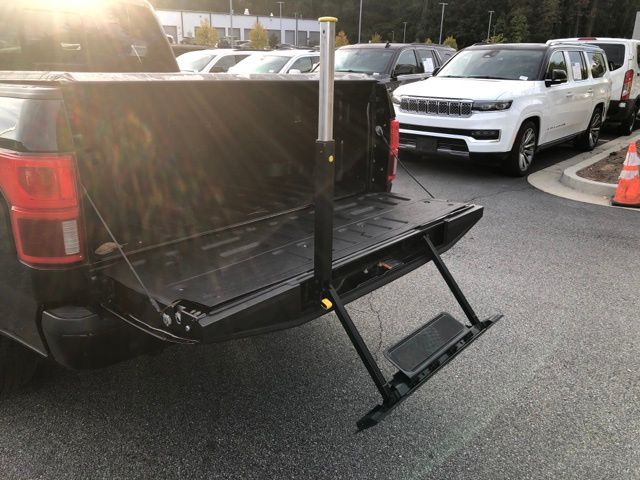 2019 Ford F-150 Platinum photo 14