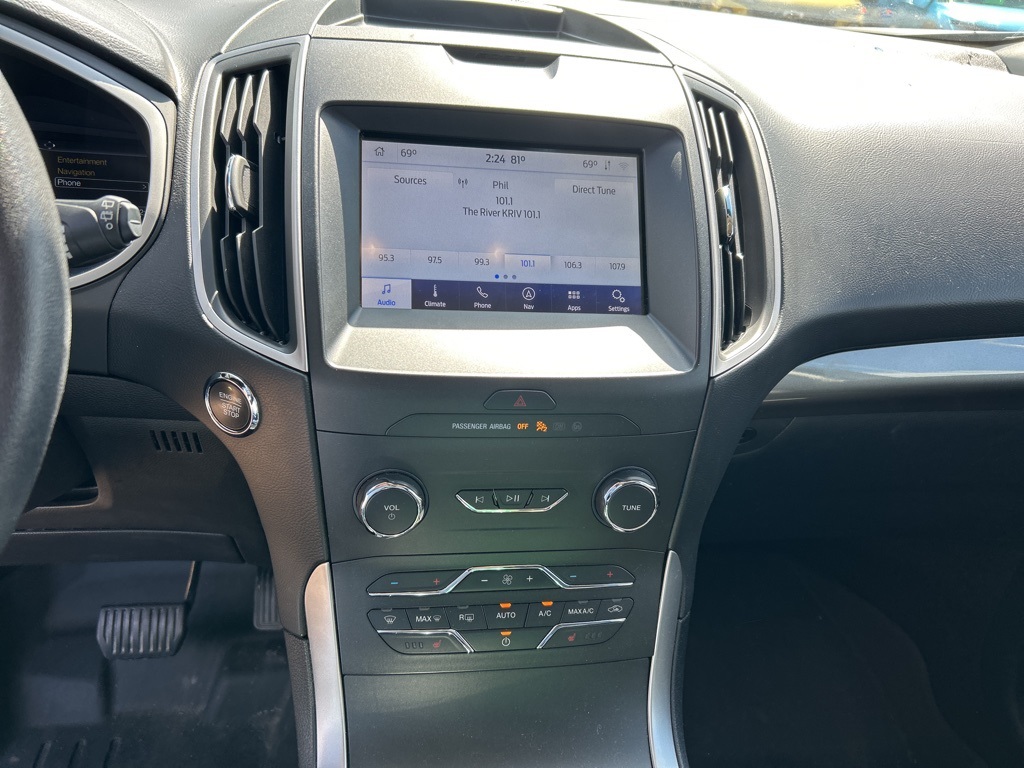 2020 Ford Edge SEL photo 15