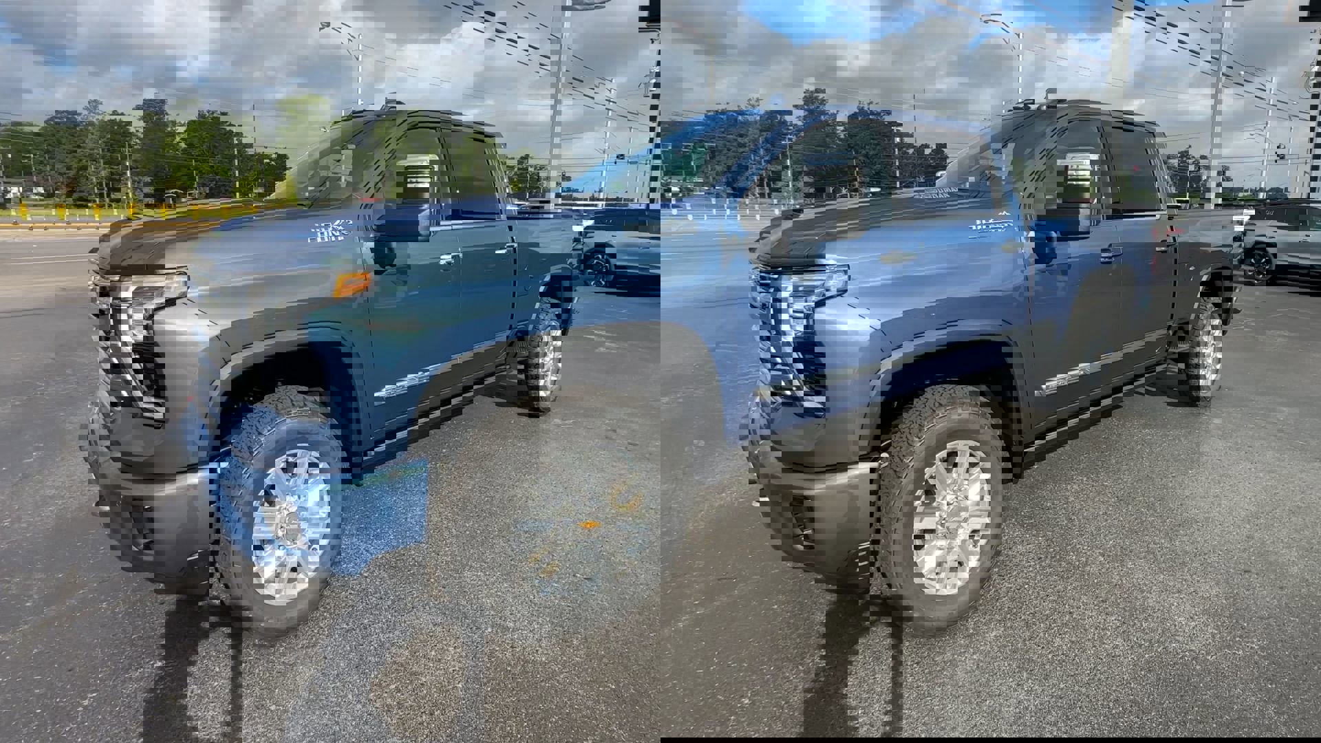 2025 Chevrolet Silverado 2500HD High Country photo 3