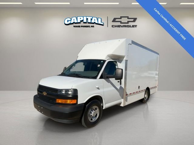 2023 Chevrolet Express Cutaway Base's photo