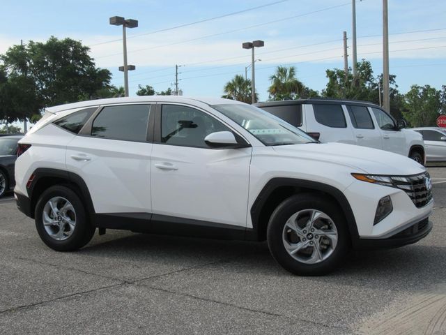 2024 Hyundai Tucson SE photo 2
